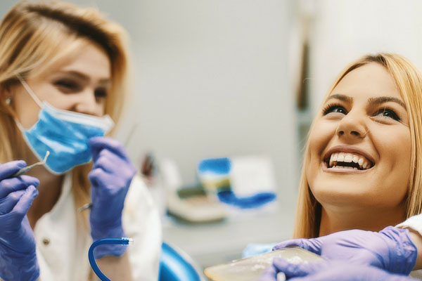 Dentist-vs-Orthodontist_The-Happy-Tooth-1